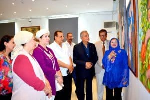 نقيب التشكيلين د.عادل عبد الرحمن ود.علا يوسف والسفير رضا الطايفي