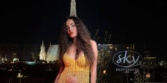 أزياء خارجة عن المألوف..دومينيك حوراني تتألق من سطح Sky Rooftop في فيينا