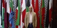 خالد ناجي… صوت مصر المثقف يعود بـ”نغمة من الغرب” لاستكشاف عالم موسيقى الكانتري