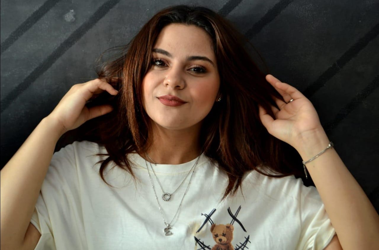 الفنانة إيمان الناقر