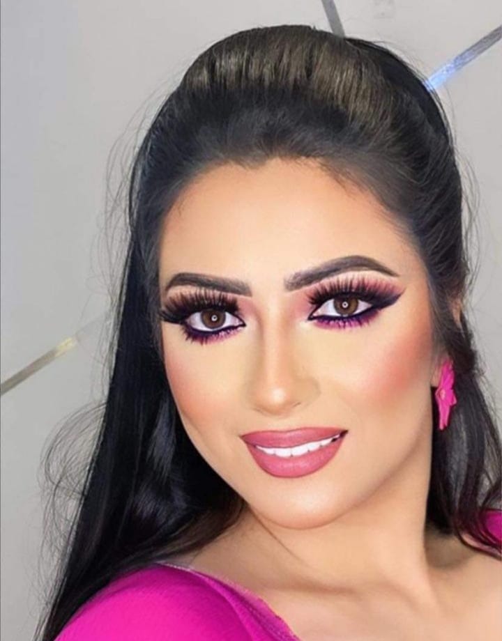 الفنانة هبة غندر